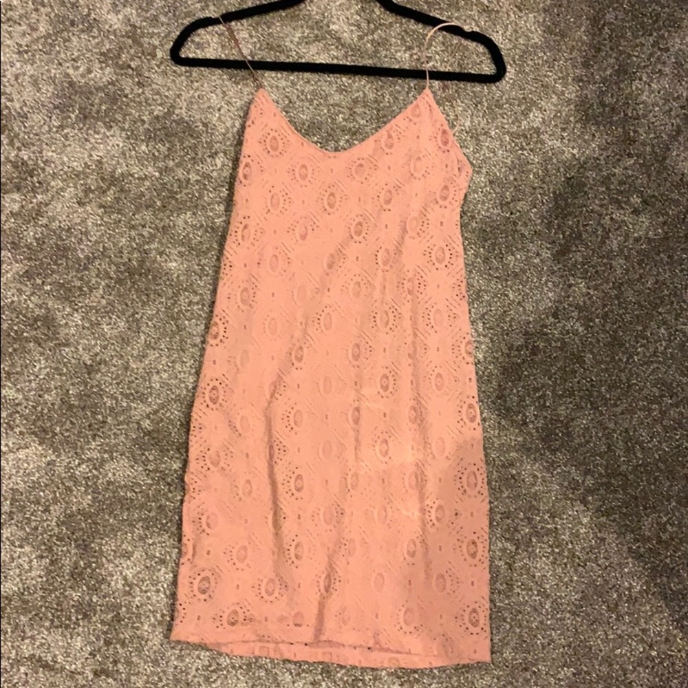 Lace stretchy dress light pink